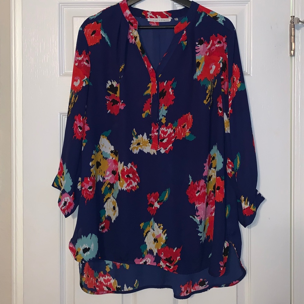 Violet + Claire Blue Floral Tunic Blouse 2X